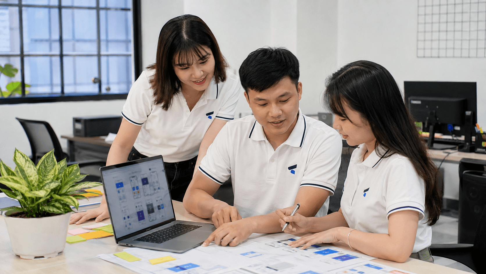 Đội ngũ Công Thiên trao đổi kế hoạch xây dựng website bán hàng